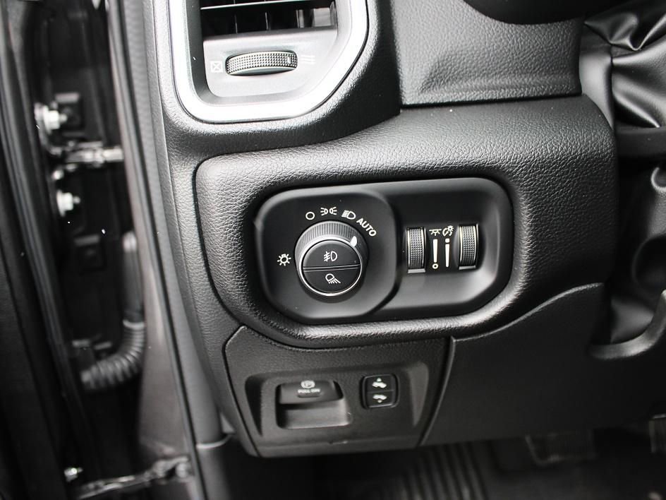 Used 2022 RAM 1500 Laramie w/ Sport Appearance Package image 17