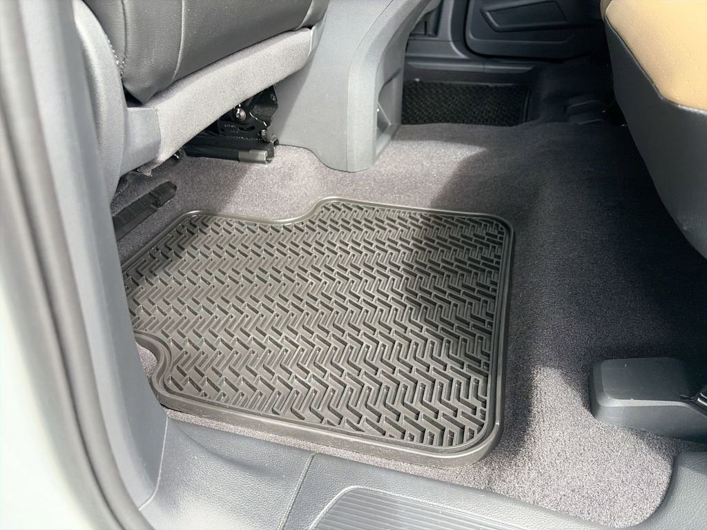 Used 2021 Volkswagen Atlas Cross Sport SE w/ Panoramic Sunroof Package FWD image 42