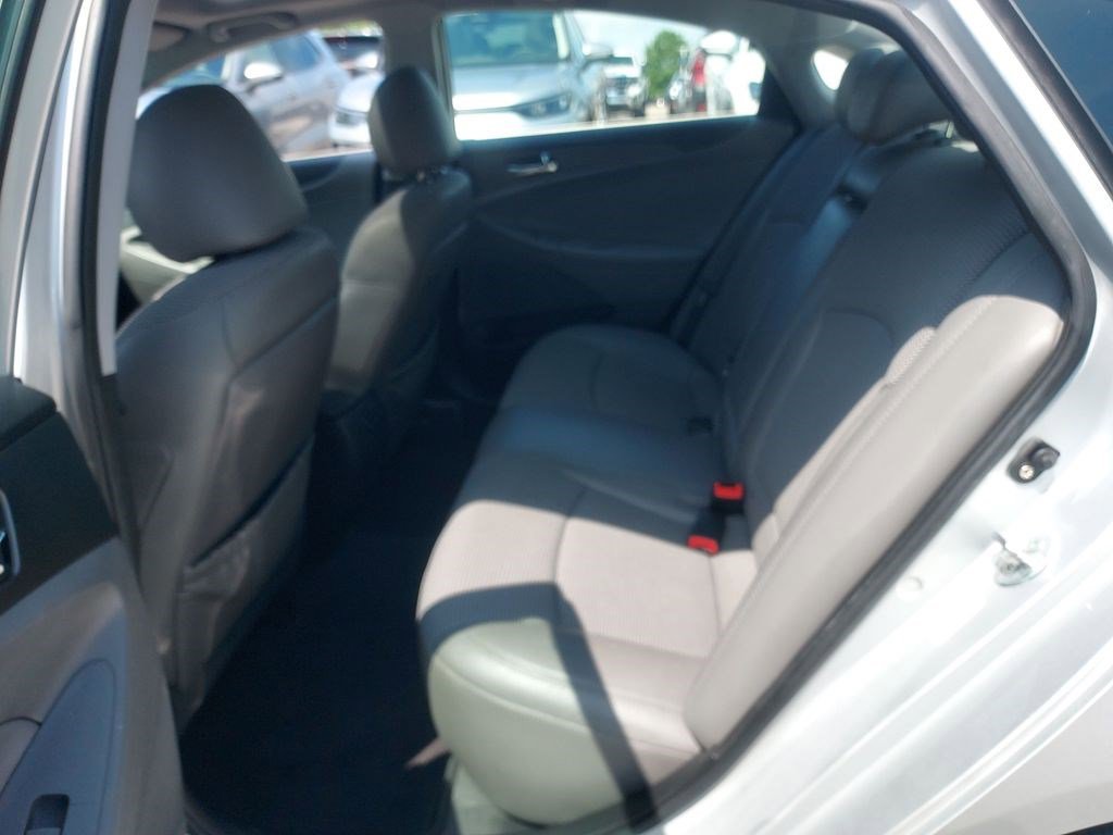 Used 2011 Hyundai Sonata SE w/ Navigation & Sunroof Pkg 4 FWD image 29