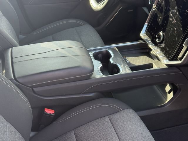 Used 2025 GMC Acadia Elevation image 18