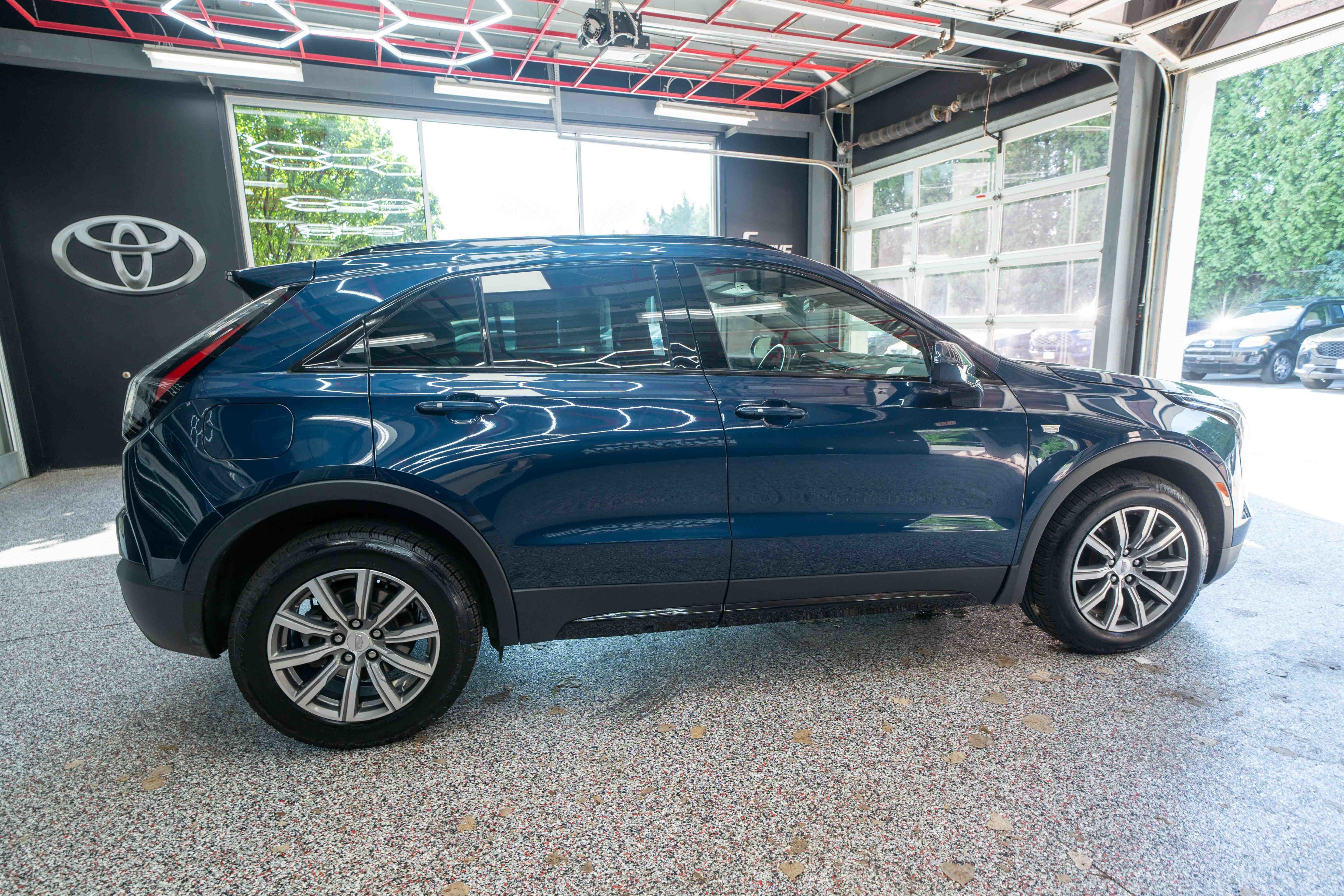 Used 2019 Cadillac XT4 Sport AWD/4WD image 4