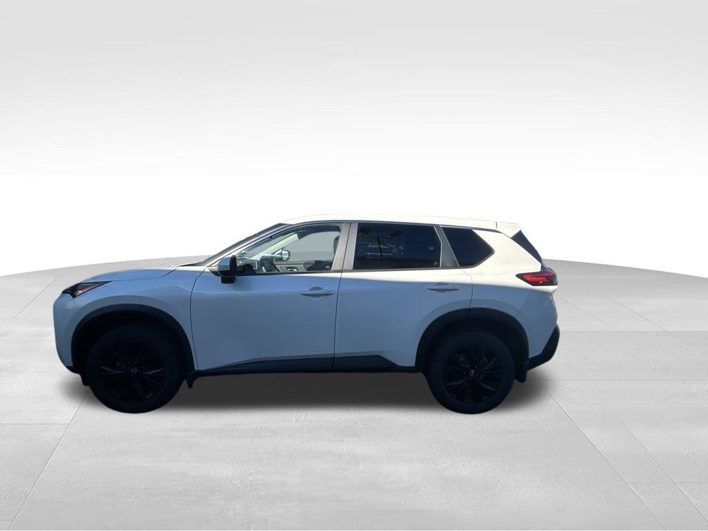 Used 2023 Nissan Rogue SV FWD image 2