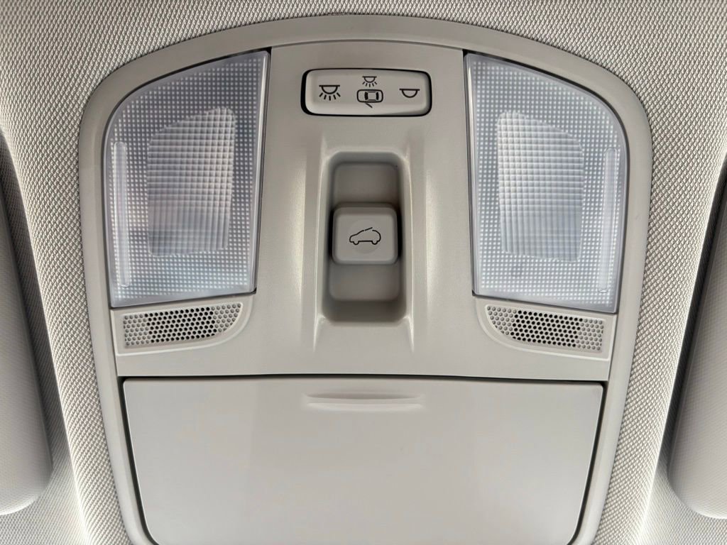 Used 2023 Hyundai Kona Limited image 23