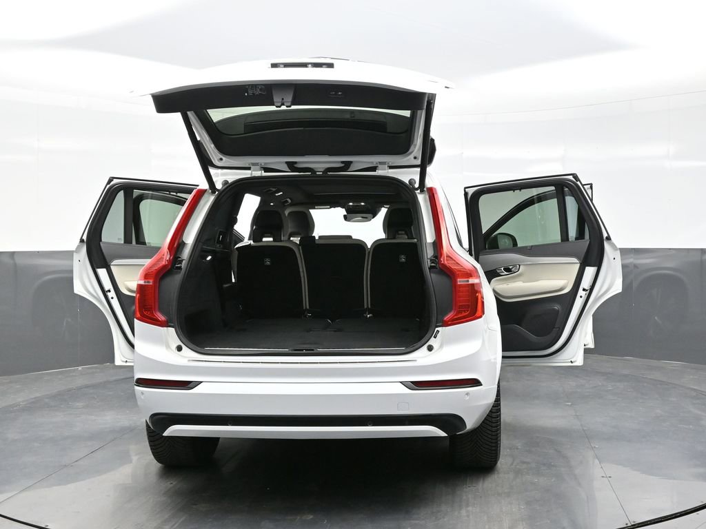 Used 2022 Volvo XC90 T8 R-Design image 37