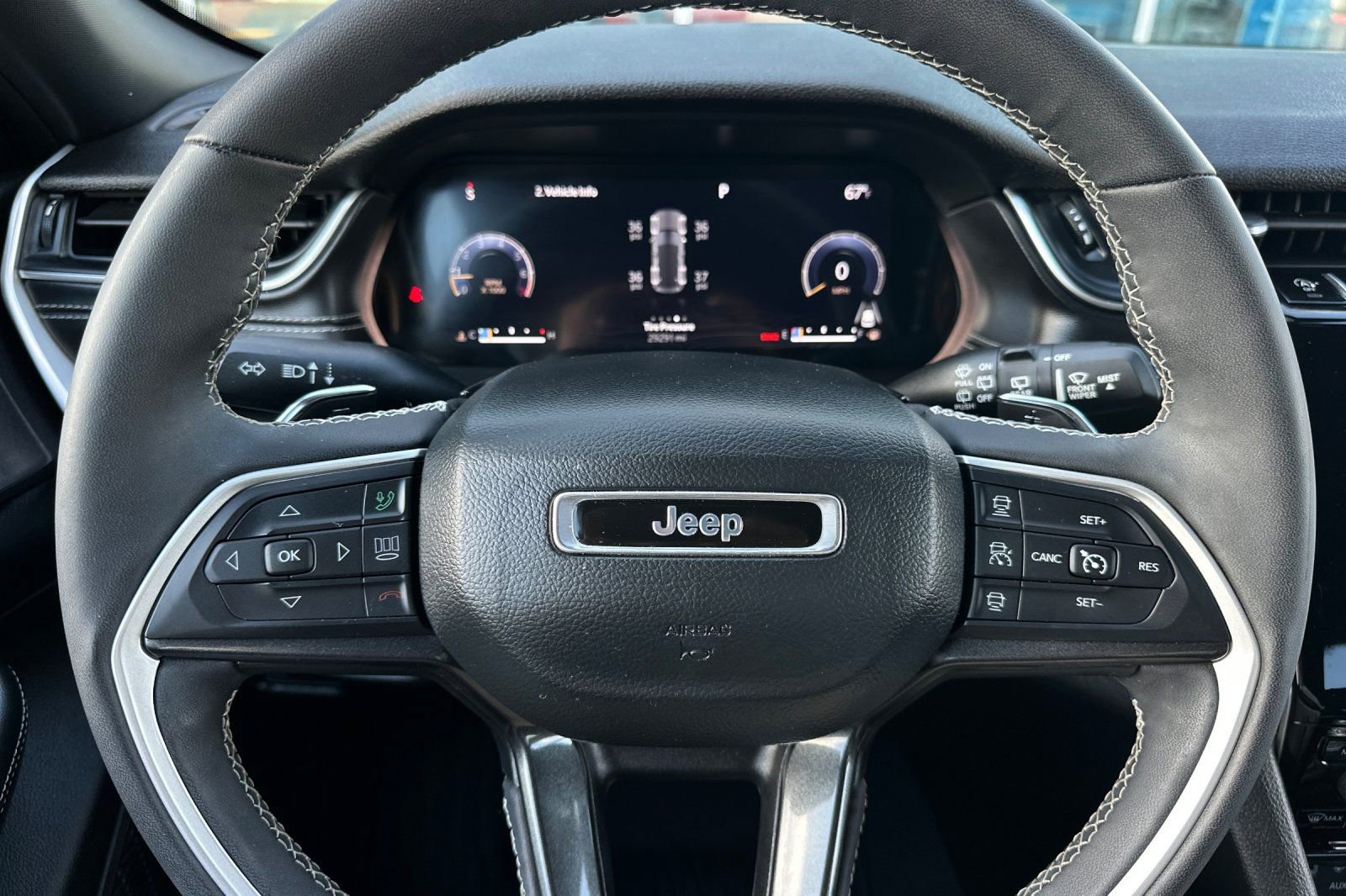 Used 2023 Jeep Grand Cherokee Altitude AWD/4WD image 30
