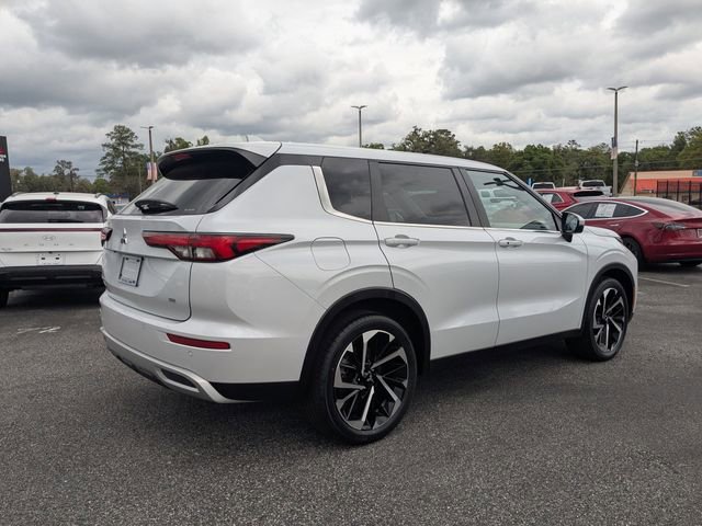 Used 2022 Mitsubishi Outlander SE image 3