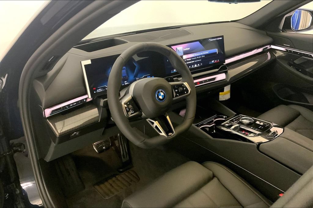 New 2027 BMW 550e xDrive AWD/4WD image 4