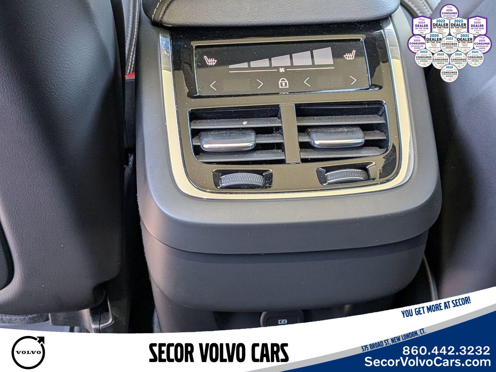 Used 2023 Volvo XC60 B6 Ultimate w/ Climate Package AWD/4WD image 17