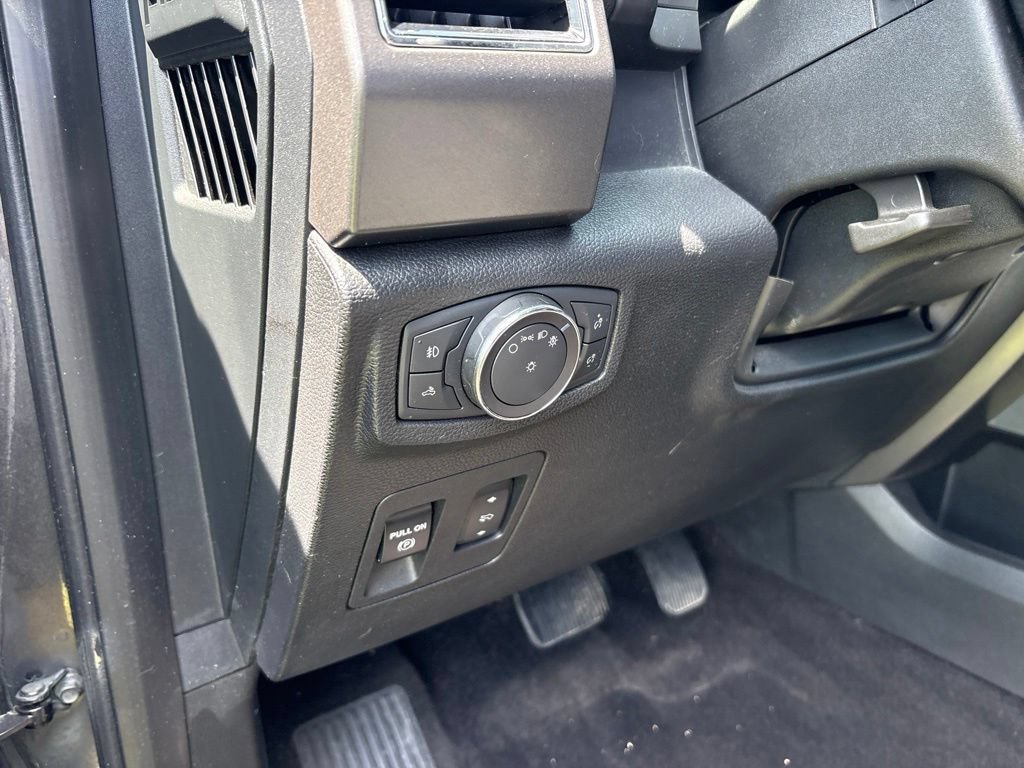 Used 2018 Ford F150 XLT w/ Equipment Group 302A Luxury AWD/4WD image 18