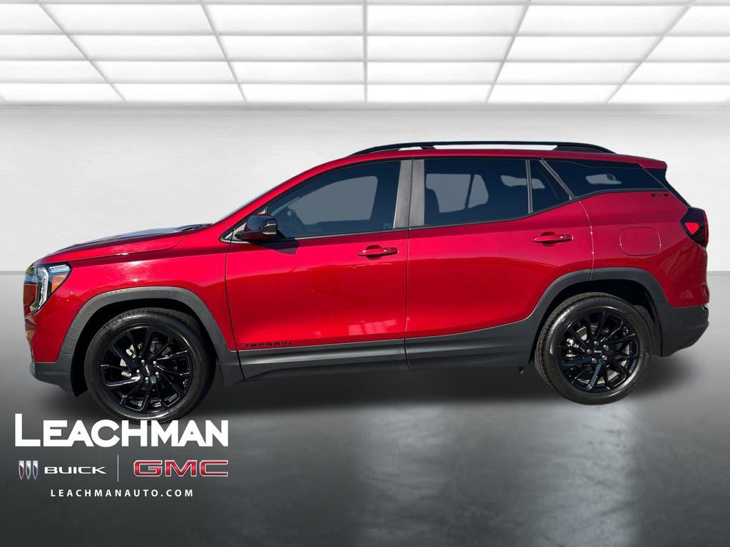 Used 2023 GMC Terrain SLE w/ Driver Convenience Package image 7