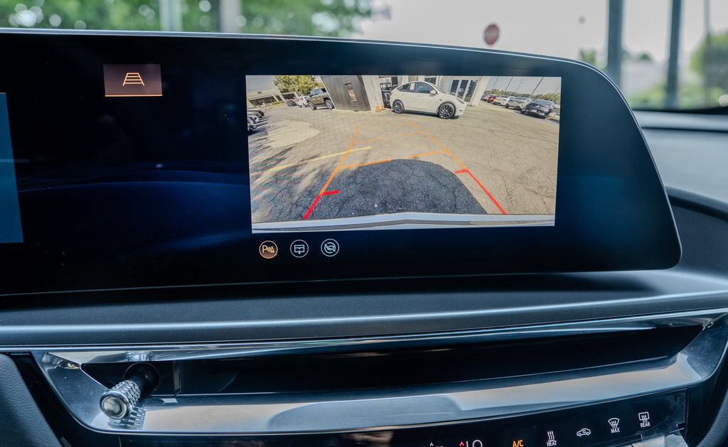 Used 2024 Cadillac Lyriq Tech RWD image 11