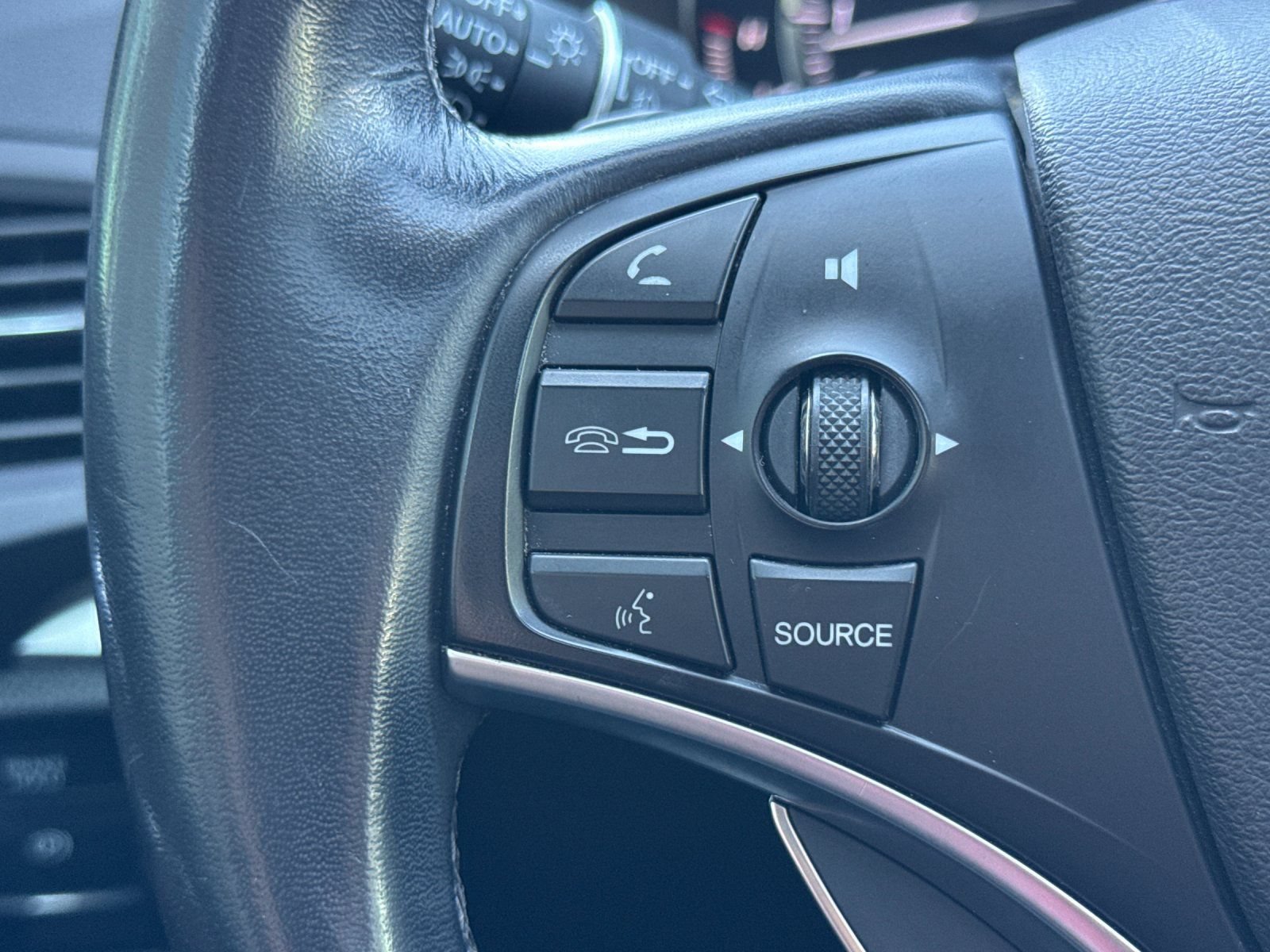 Used 2017 Acura MDX w/ Advance & Entertainment Pac FWD image 28