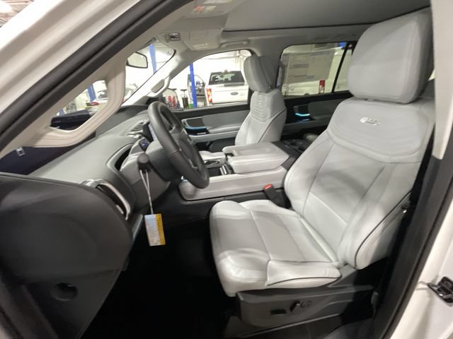 New 2026 Ford Expedition Platinum w/ Platinum Ultimate Package AWD/4WD image 17