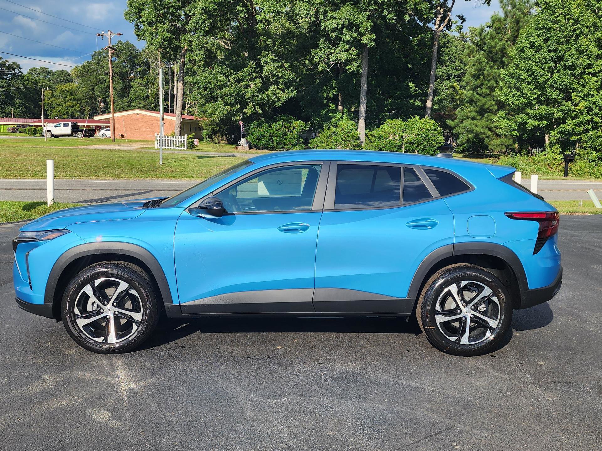 New 2025 Chevrolet Trax RS w/ Driver Confidence Package image 2