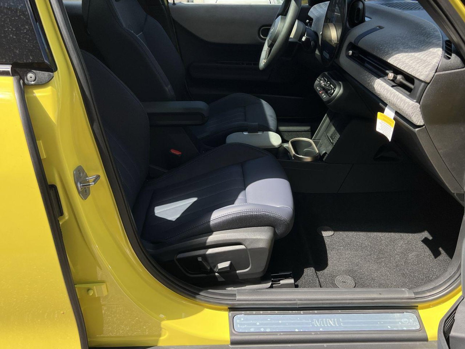 Certified 2025 MINI Cooper S image 26