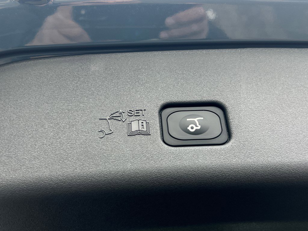 New 2026 Lincoln Nautilus Reserve w/ Jet Appearance Package image 12