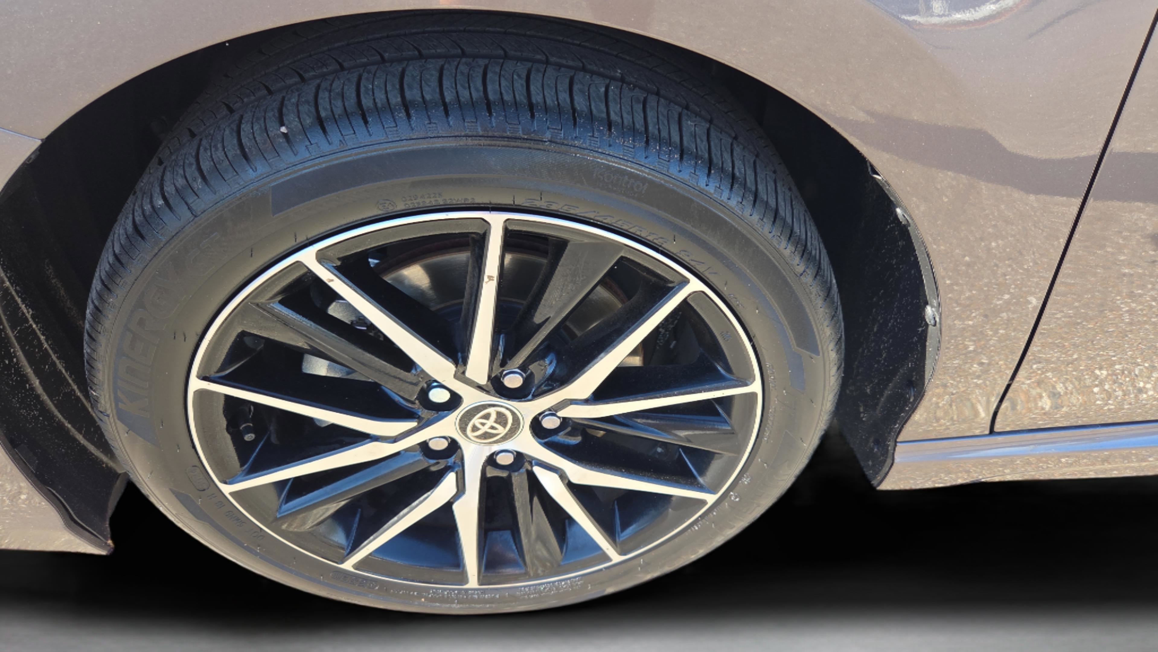 Used 2024 Toyota Camry SE w/ Convenience Package image 32