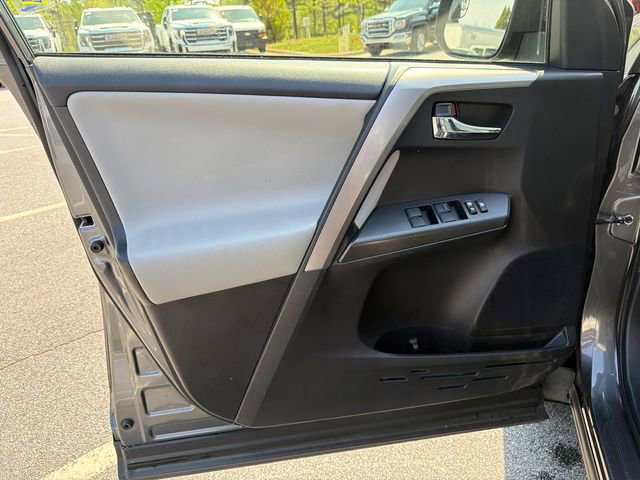 Used 2016 Toyota RAV4 XLE FWD image 10