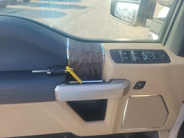 Used 2017 Ford F250 Lariat w/ Chrome Package image 20