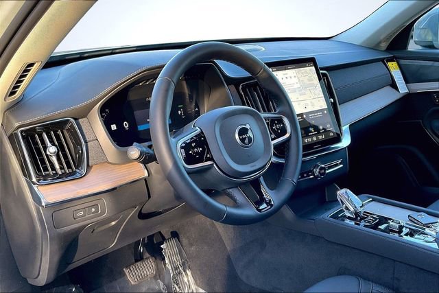 New 2026 Volvo XC90 T8 Plus w/ Protection Package Premier image 8