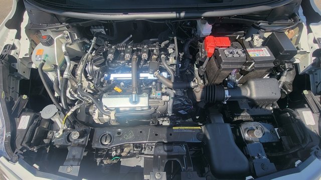 Used 2022 Nissan Versa SV w/ Trunk Package FWD image 12