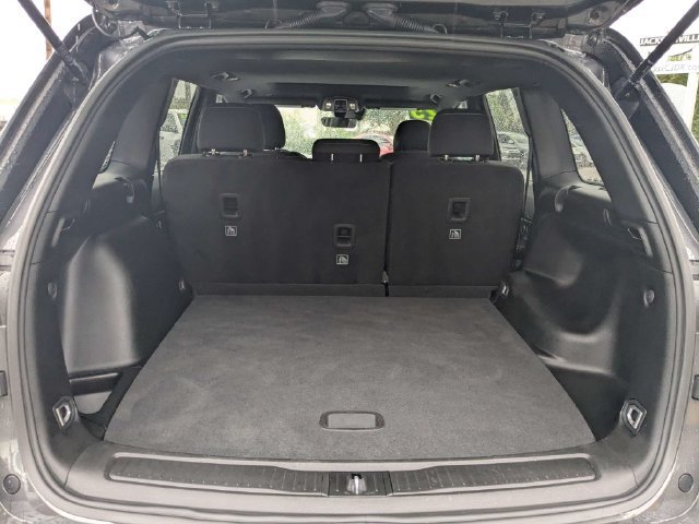 Used 2025 Jeep Grand Cherokee Laredo X RWD image 13