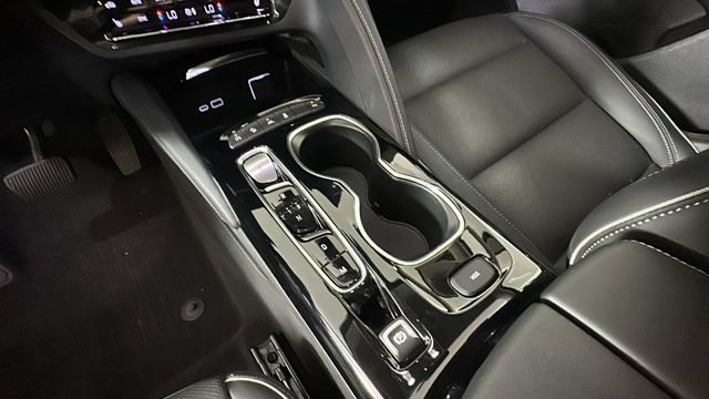 Used 2023 Buick Envision Essence AWD/4WD image 21