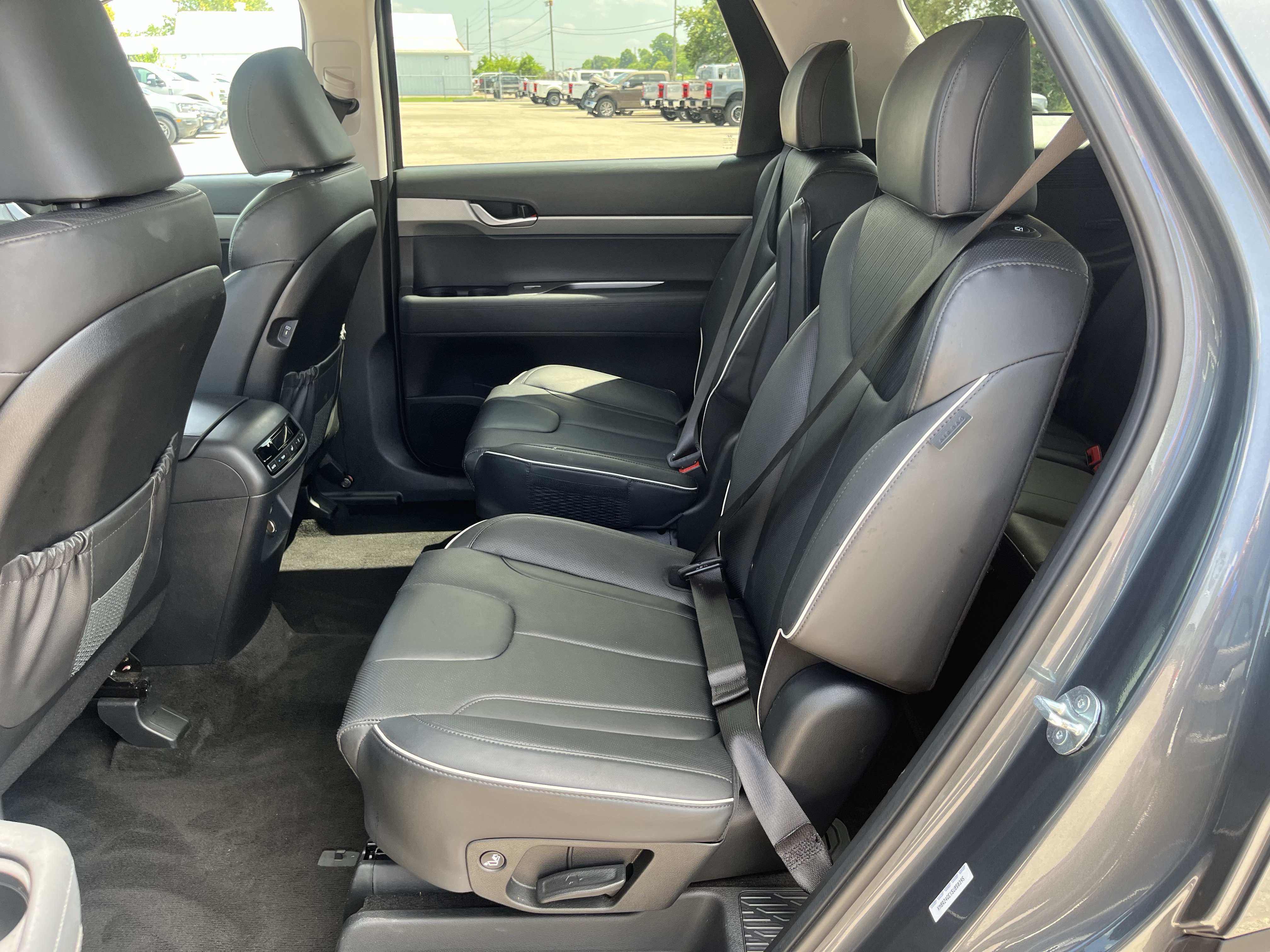 Used 2025 Hyundai Palisade SEL FWD image 34