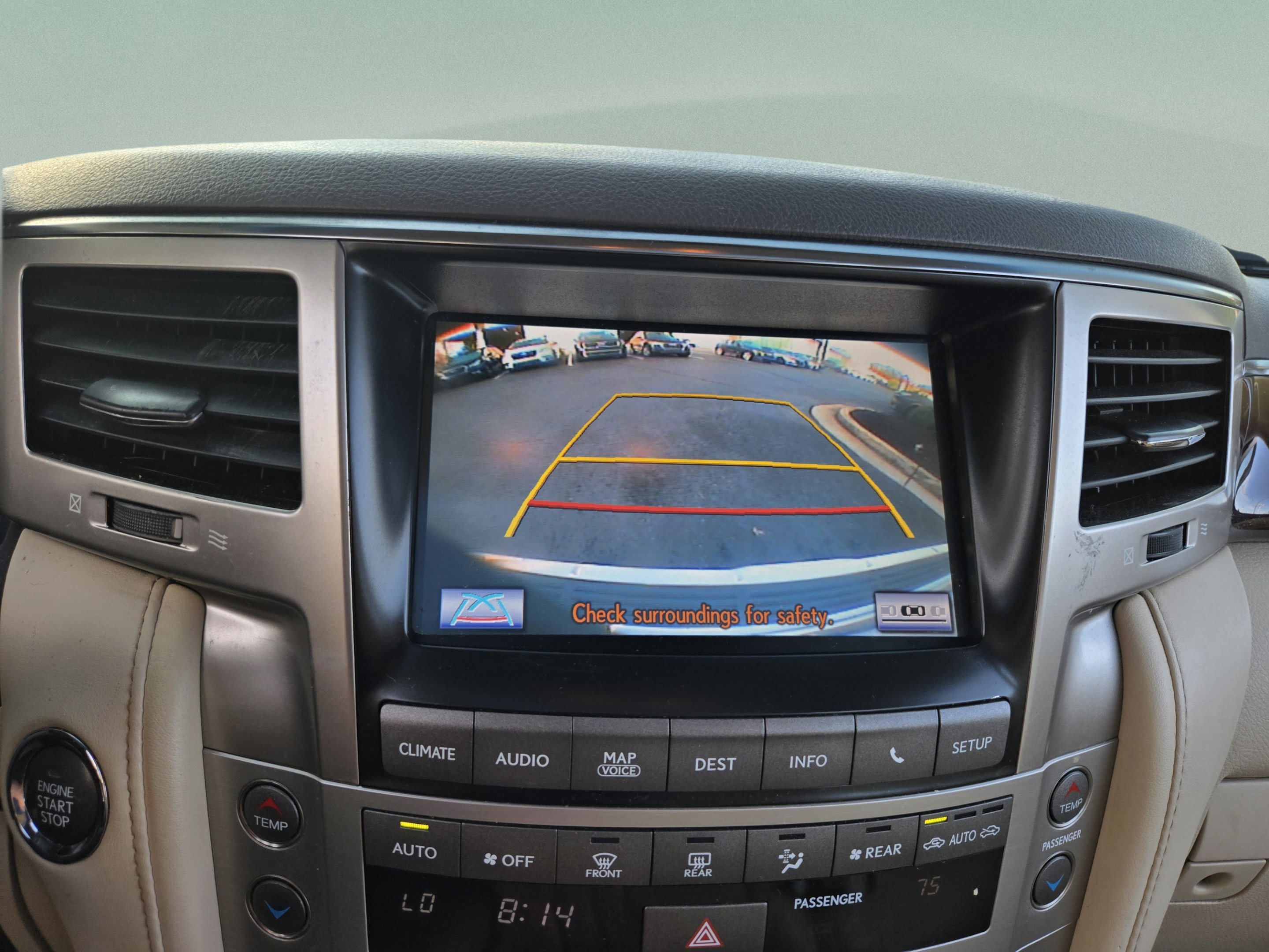 Used 2014 Lexus LX 570 4WD image 17