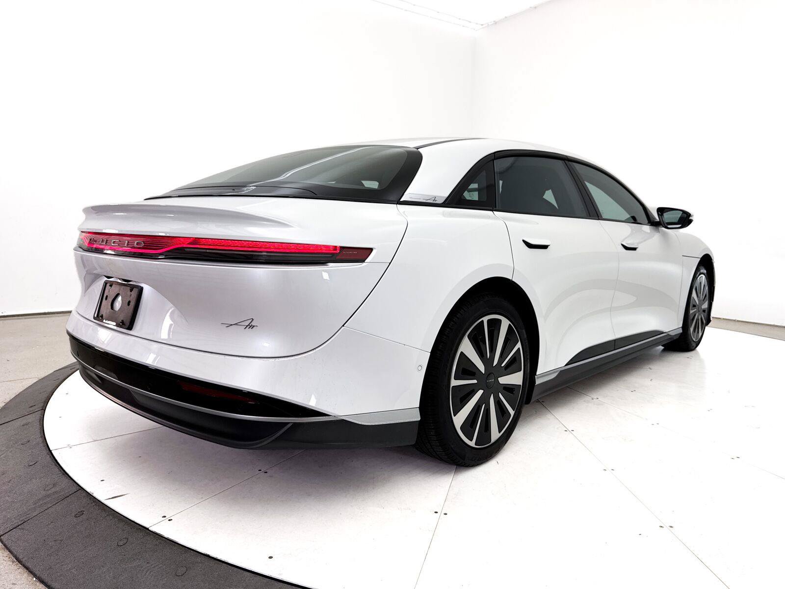 Used 2024 Lucid Air Pure RWD image 16