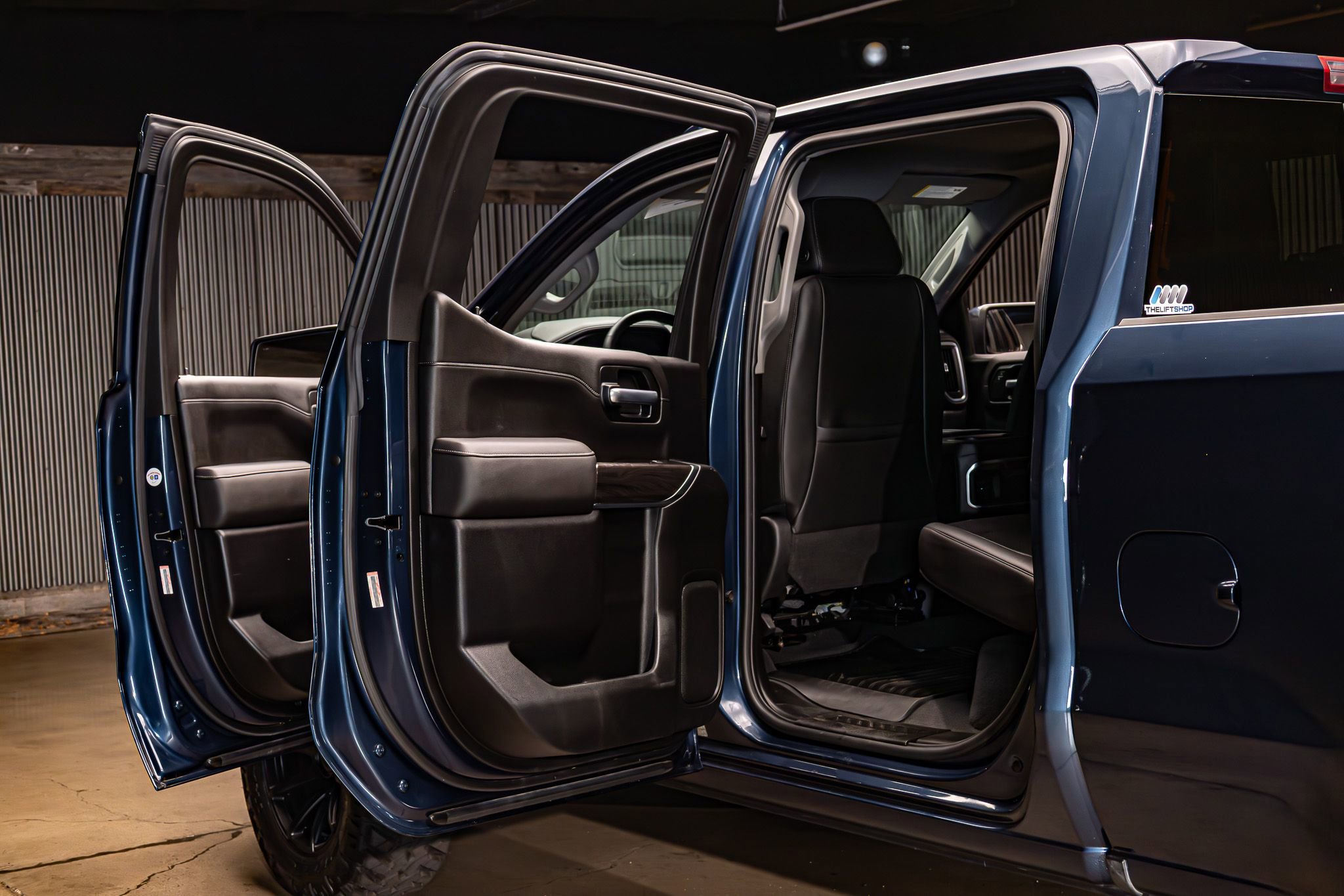 Used 2019 Chevrolet Silverado 1500 LTZ w/ LTZ Plus Package image 28