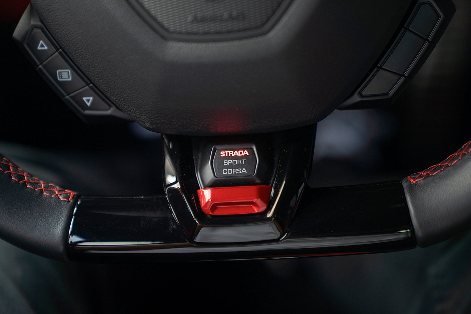 Used 2022 Lamborghini Huracan EVO RWD image 10