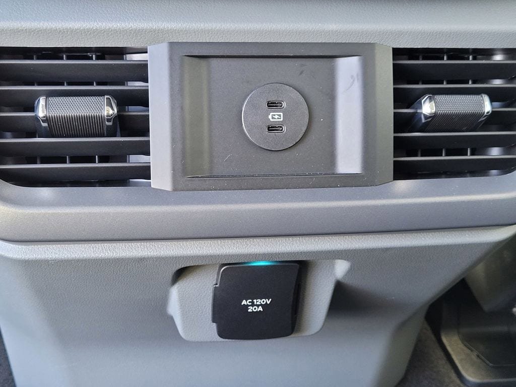 New 2025 Ford F150 Lightning Flash AWD/4WD image 40