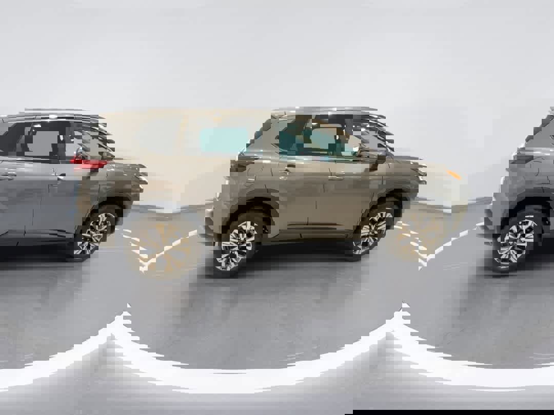 Used 2022 Nissan Rogue SV image 9