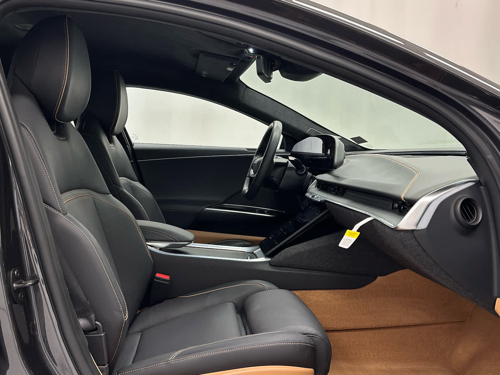 Used 2024 Lucid Air Touring AWD/4WD image 18