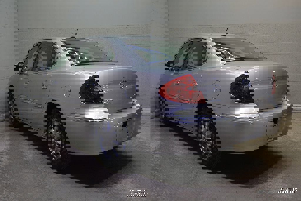 Used 2008 Buick LaCrosse CXL w/ Driver Confidence Package FWD image 3