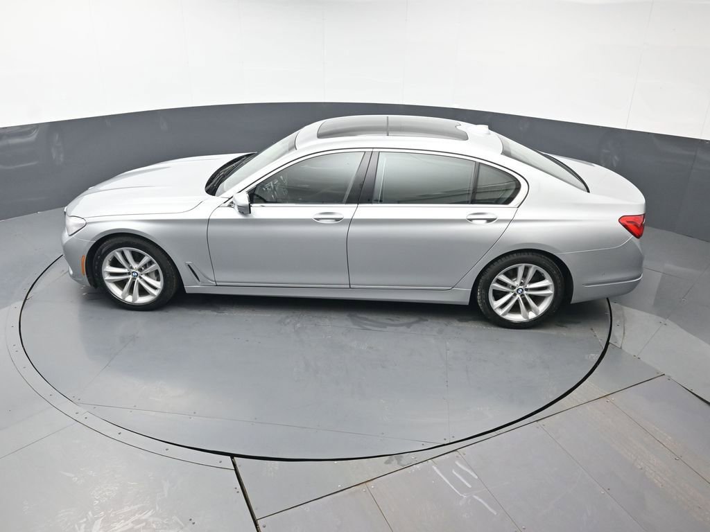 Used 2016 BMW 750i xDrive image 37
