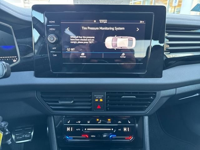 Certified 2025 Volkswagen Jetta Sport image 24