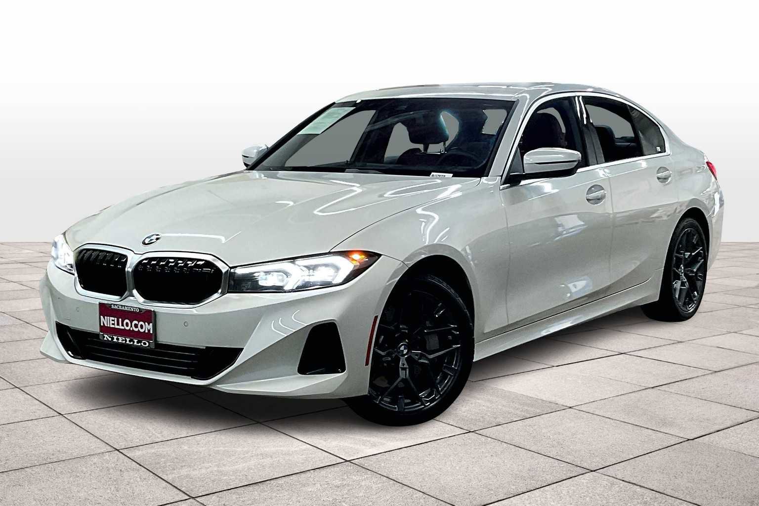 Used 2025 BMW 330i Sedan w/ Premium Package image 1