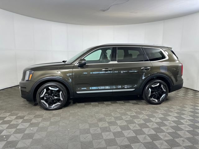 Used 2024 Kia Telluride S image 6