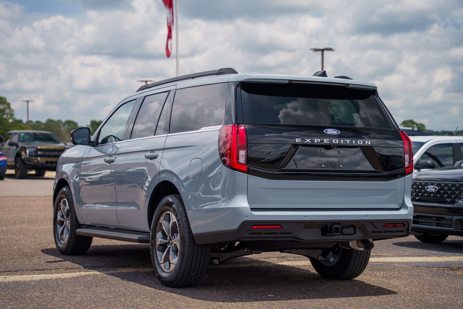 New 2027 Ford Expedition Active RWD image 4