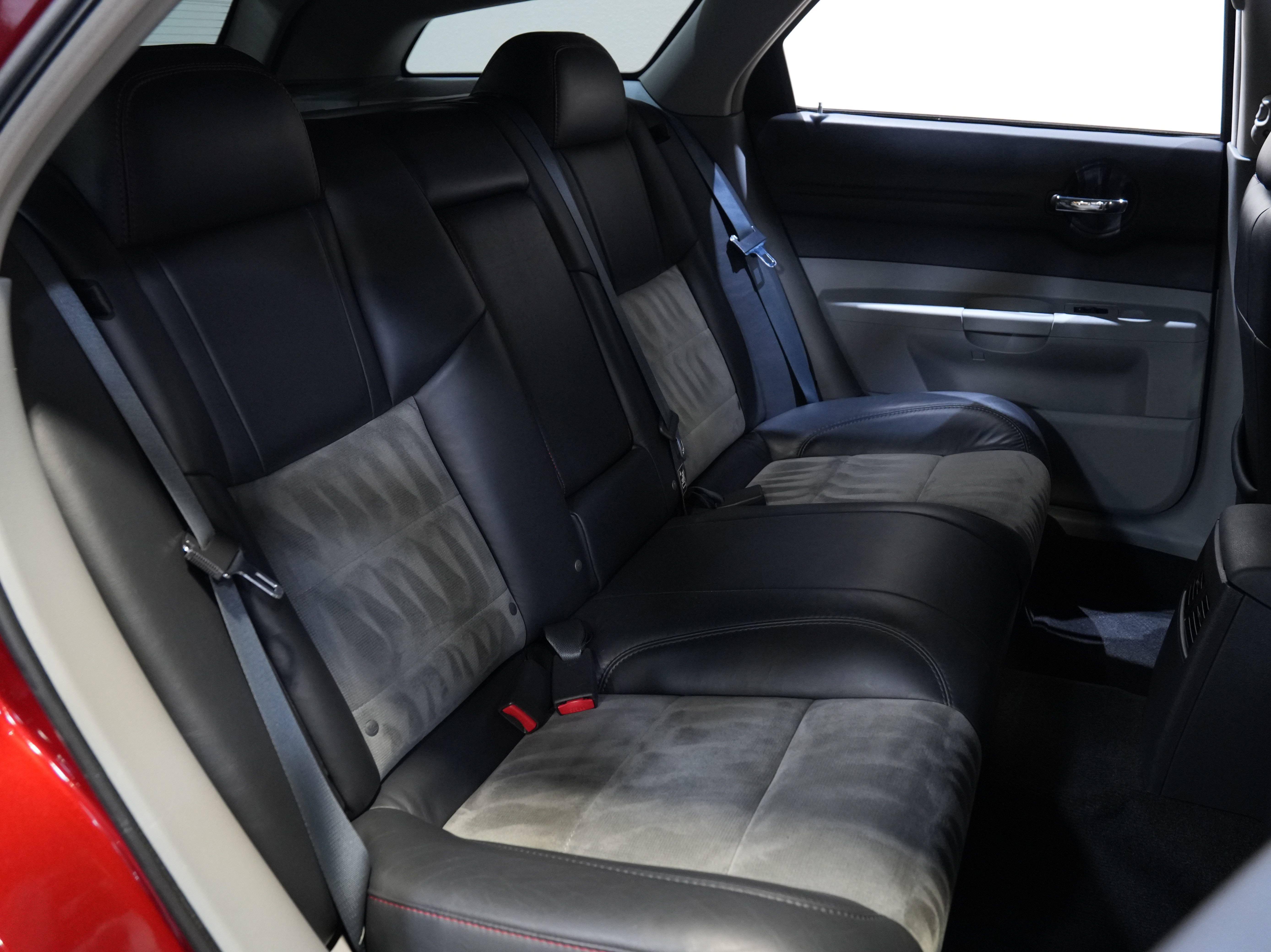 Used 2006 Dodge Magnum SRT8 w/ SRT Option Group III RWD image 38