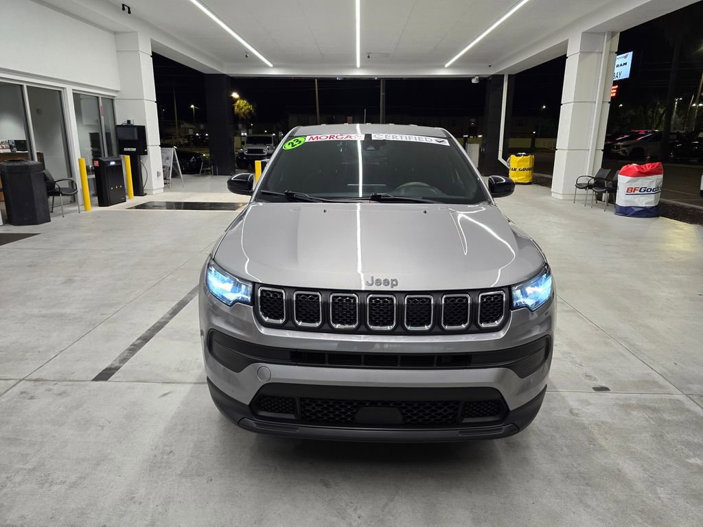 Used 2023 Jeep Compass Sport image 8