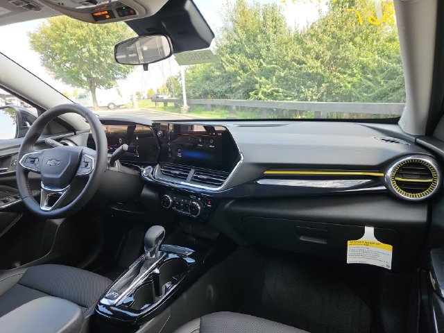 New 2026 Chevrolet Trax ACTIV w/ Sunroof Package FWD image 19