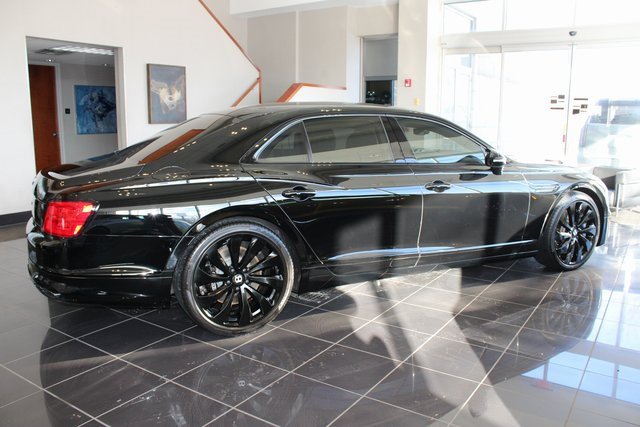 Used 2022 Bentley Flying Spur V8 image 5