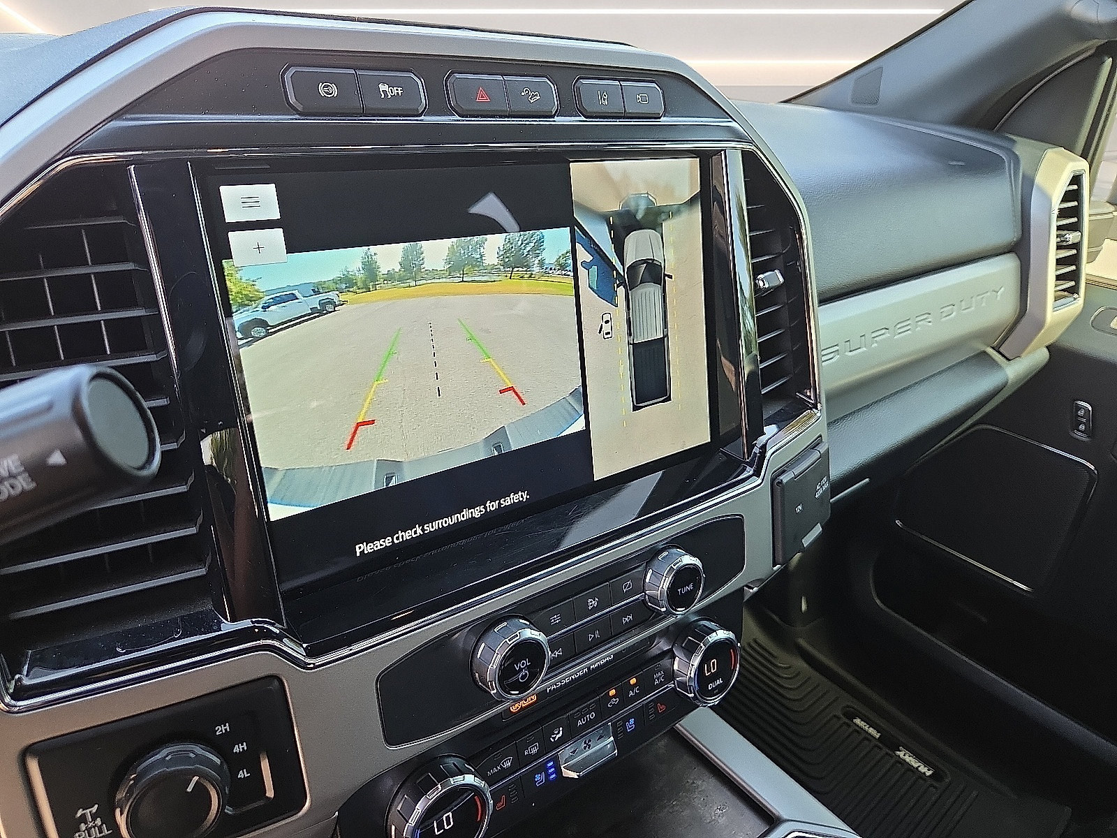 Used 2022 Ford F250 Lariat w/ Black Appearance Package AWD/4WD image 8