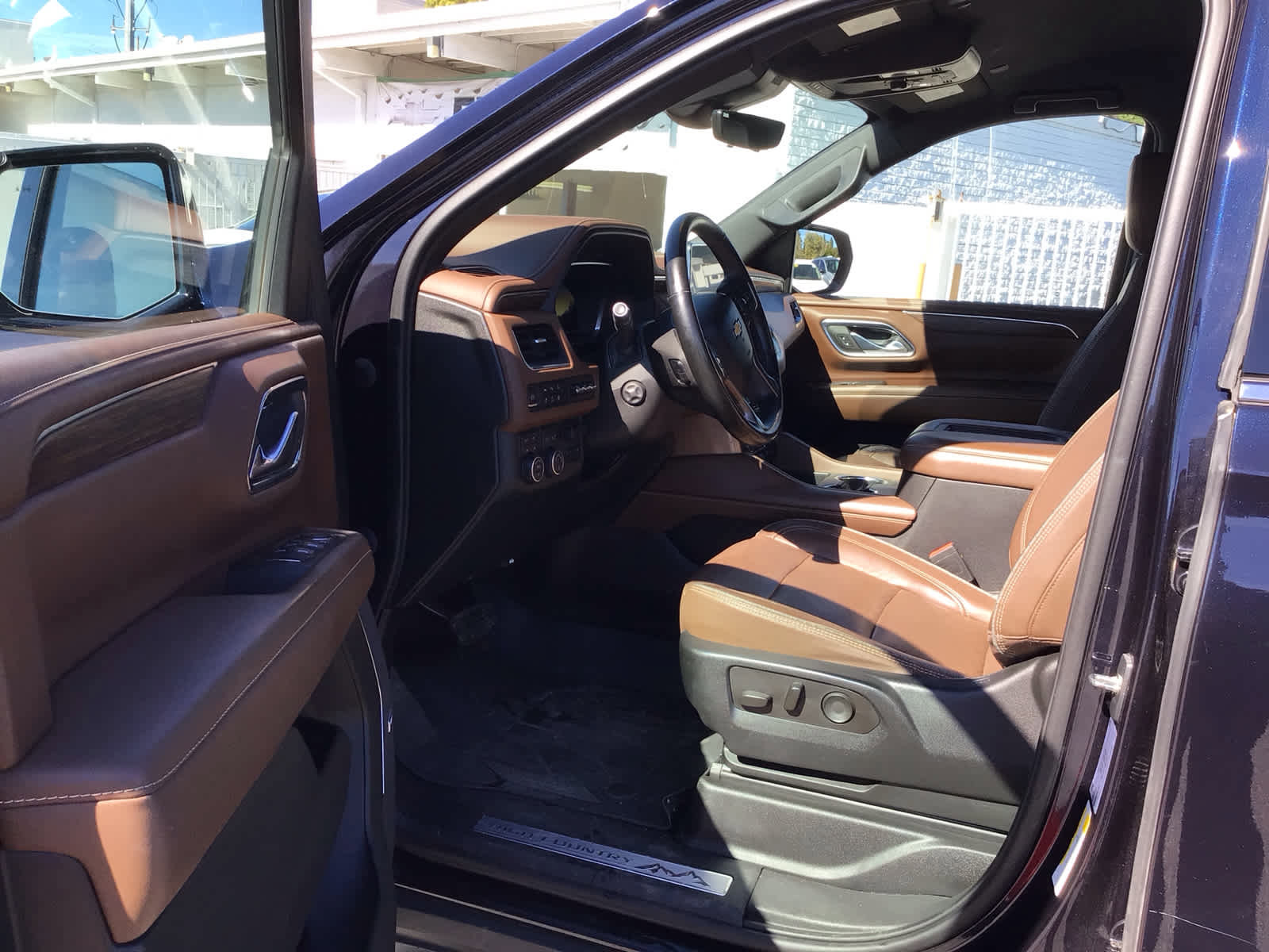 Used 2023 Chevrolet Tahoe High Country w/ LPO, Illumination Package image 5