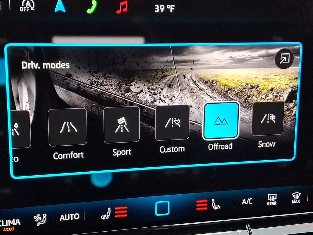 Certified 2025 Volkswagen Tiguan S image 18