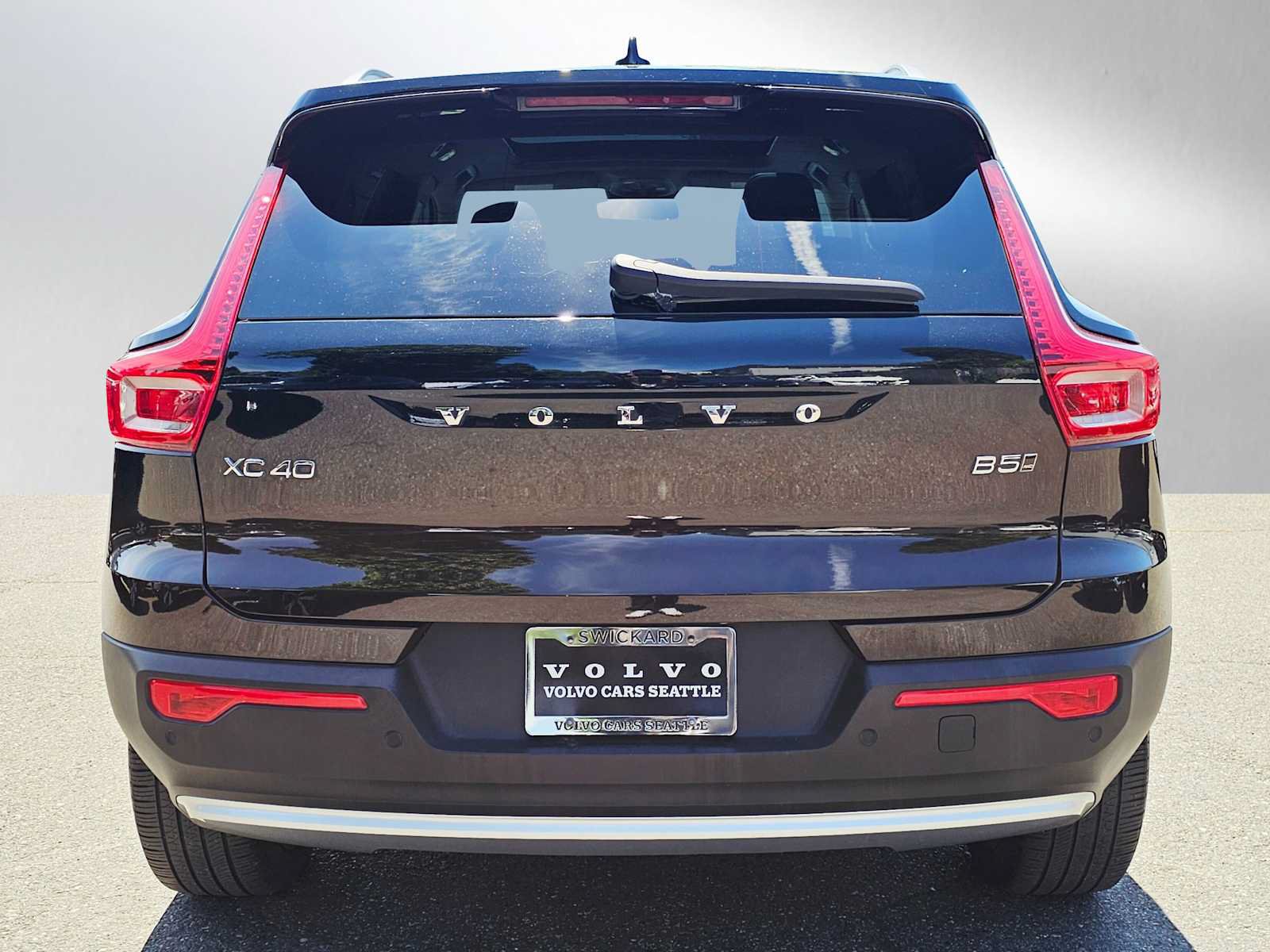 New 2026 Volvo XC40 B5 Ultra w/ Protection Package Premier AWD/4WD image 4