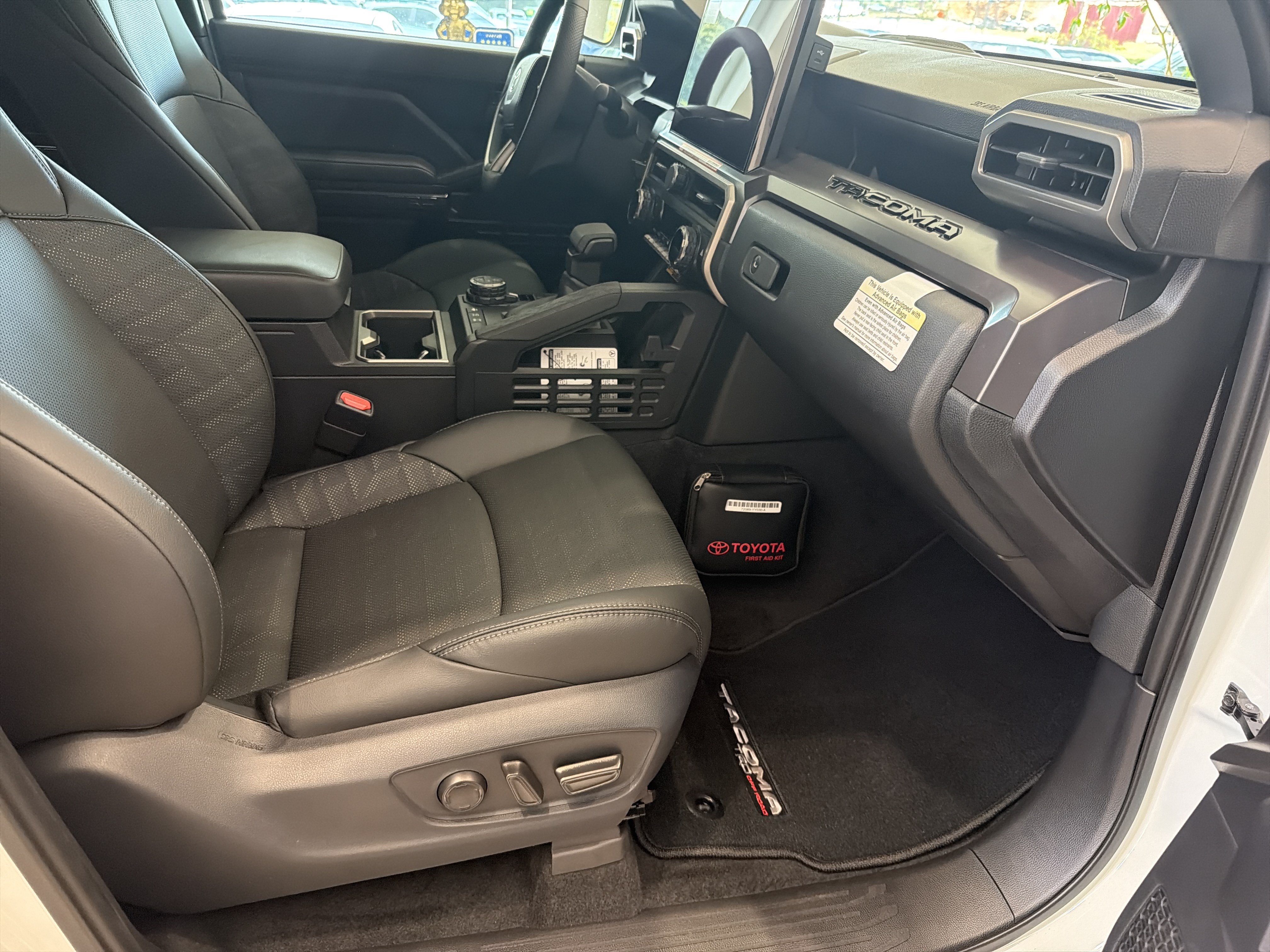 New 2025 Toyota Tacoma TRD Off-Road w/ TRD Off Road Premium Package AWD/4WD image 13